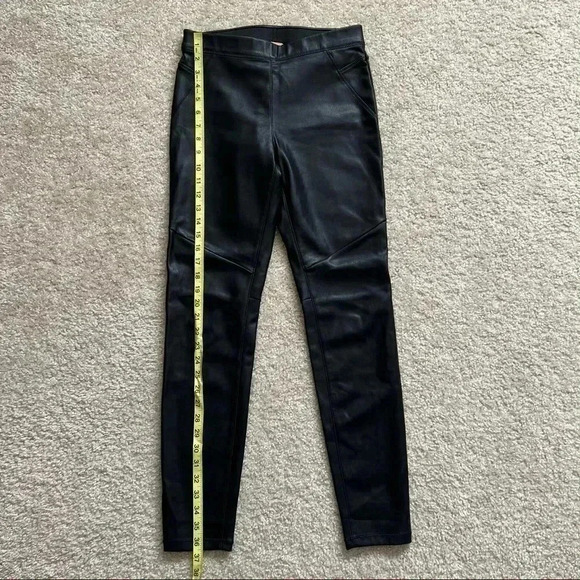 Free People Black Faux Leather Pants Women’s Size 25 Urban Outfitters Polyester - Picture 3 of 16